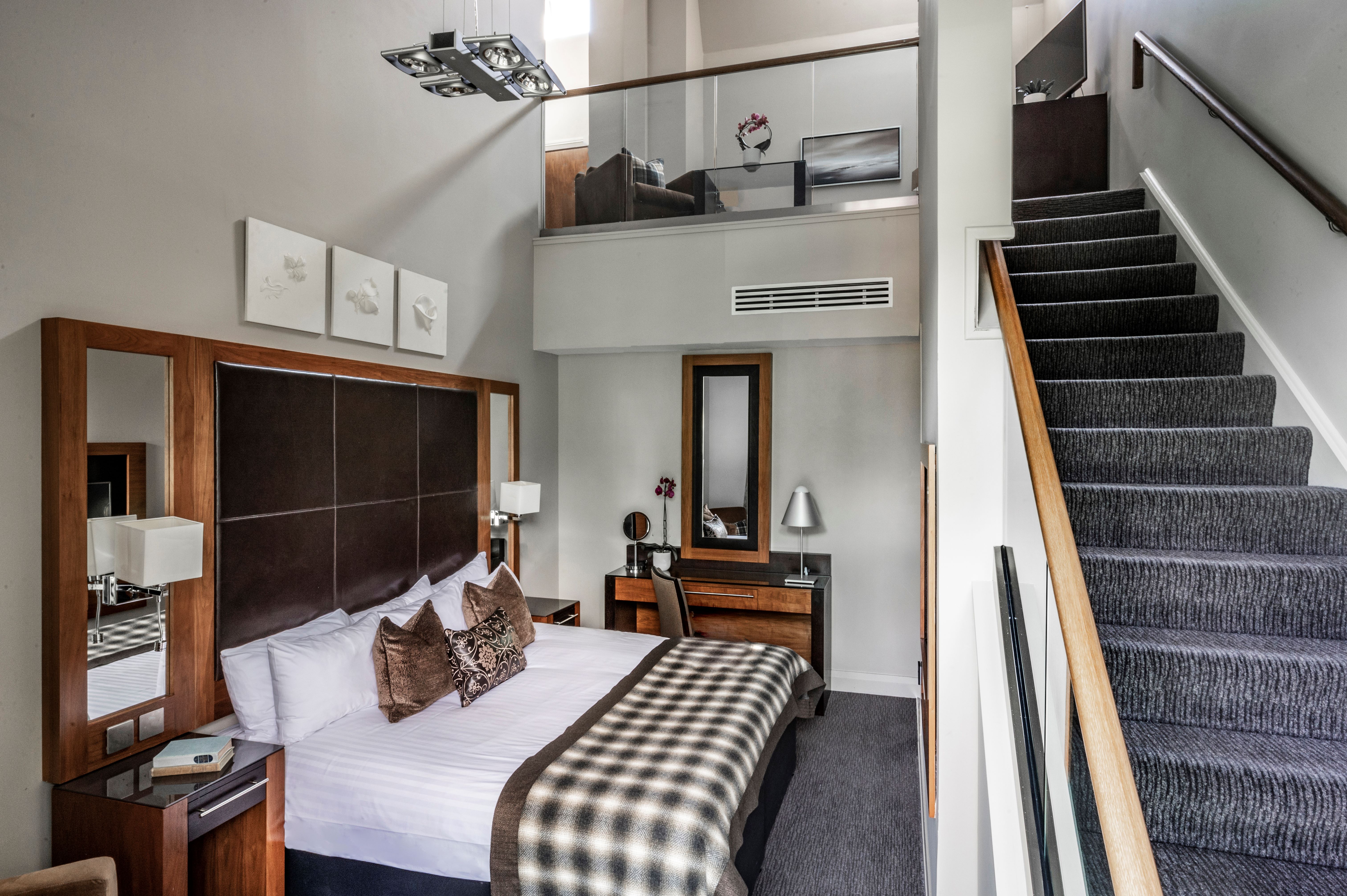JUNIOR SUITES